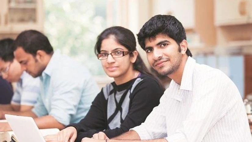 Online B.com Honours @ Shoolini University Online